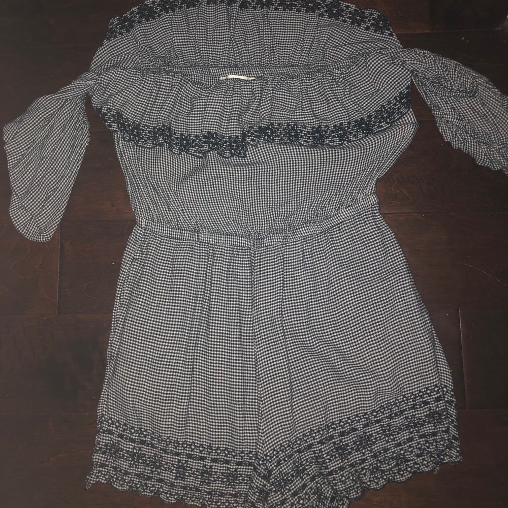 AMERICAN EAGLE OFF THE SHOULDER ROMPER